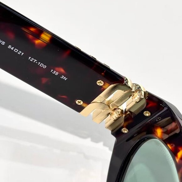 Miu Miu sunglasses with case main image 4